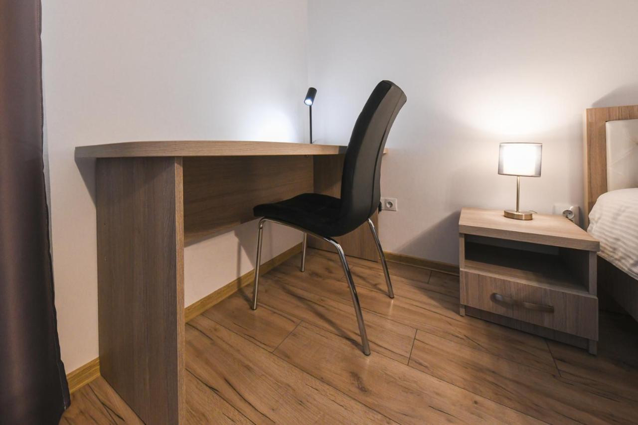 Spacious And Quiet 2 Bedroom Apartment Cluj-Napoca Exterior foto