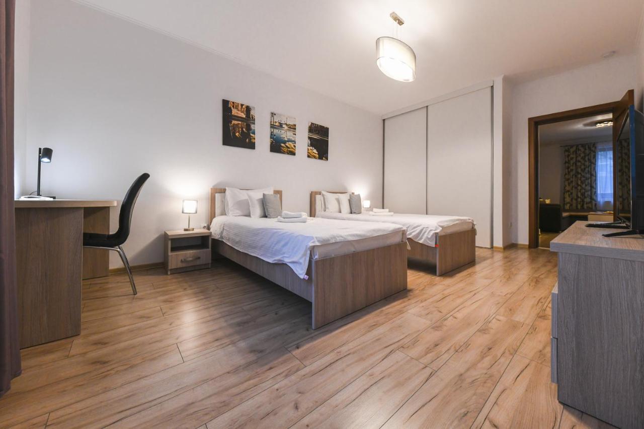 Spacious And Quiet 2 Bedroom Apartment Cluj-Napoca Exterior foto