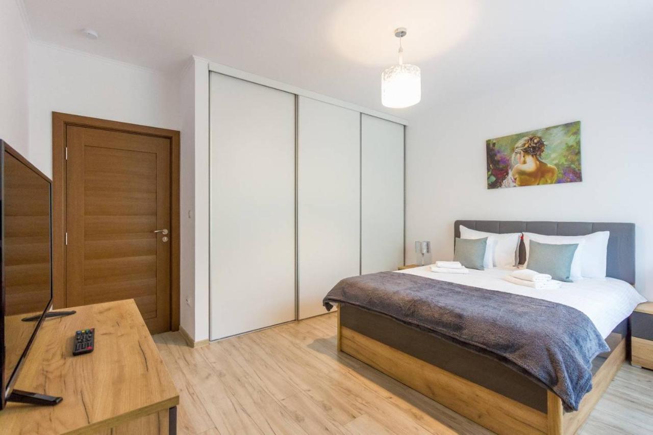 Spacious And Quiet 2 Bedroom Apartment Cluj-Napoca Exterior foto