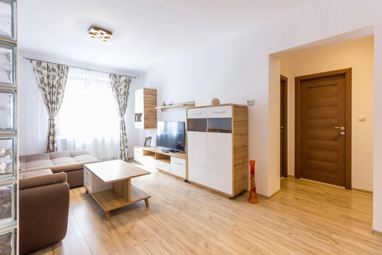 Spacious And Quiet 2 Bedroom Apartment Cluj-Napoca Exterior foto