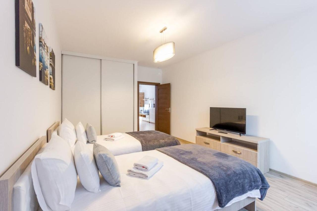 Spacious And Quiet 2 Bedroom Apartment Cluj-Napoca Exterior foto