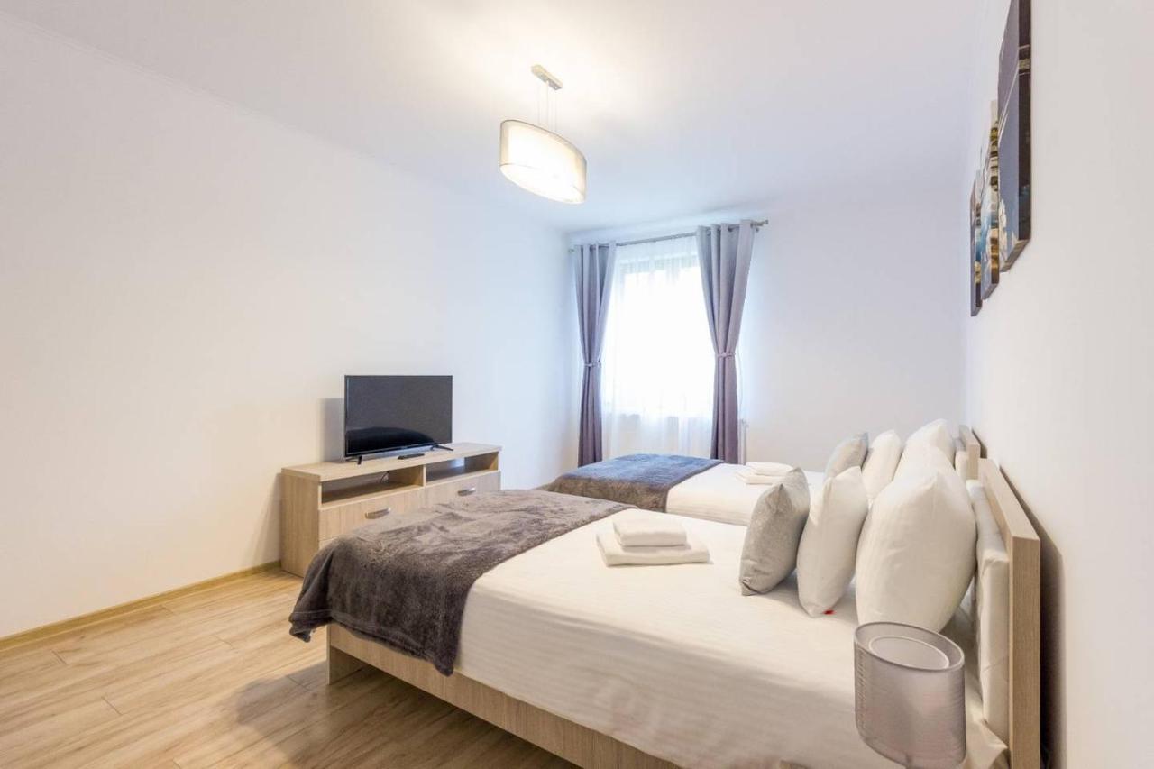 Spacious And Quiet 2 Bedroom Apartment Cluj-Napoca Exterior foto