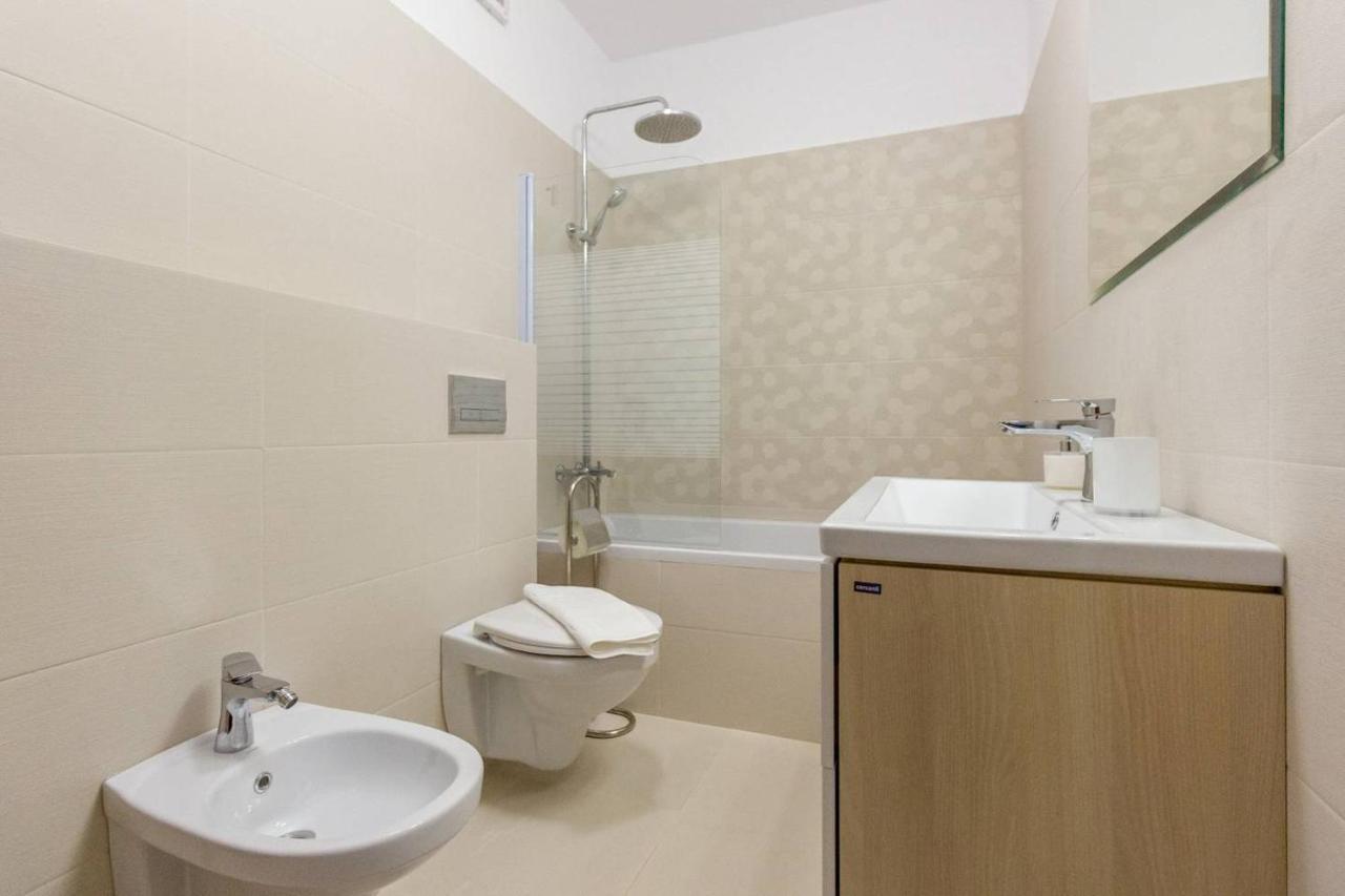 Spacious And Quiet 2 Bedroom Apartment Cluj-Napoca Exterior foto